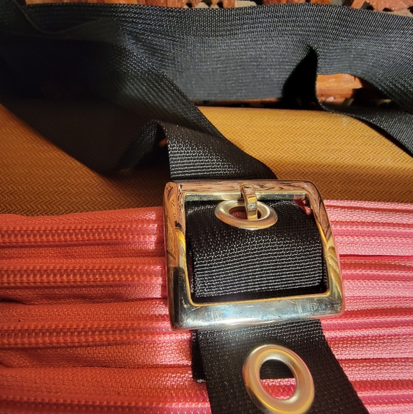 Y2K BAM Original Zipbag, Pink with Black Adjustable Straps - Picture 8 of 9